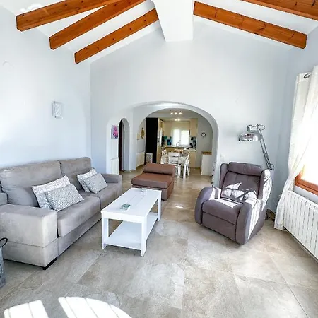 A020 - Acogedor Chalet Con Piscina Y Privacidad Calp